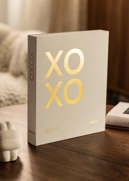 KAILA XOXO Creme - Coffee Table Photo Album (60 Melni Lappuses / 30 loksnes)