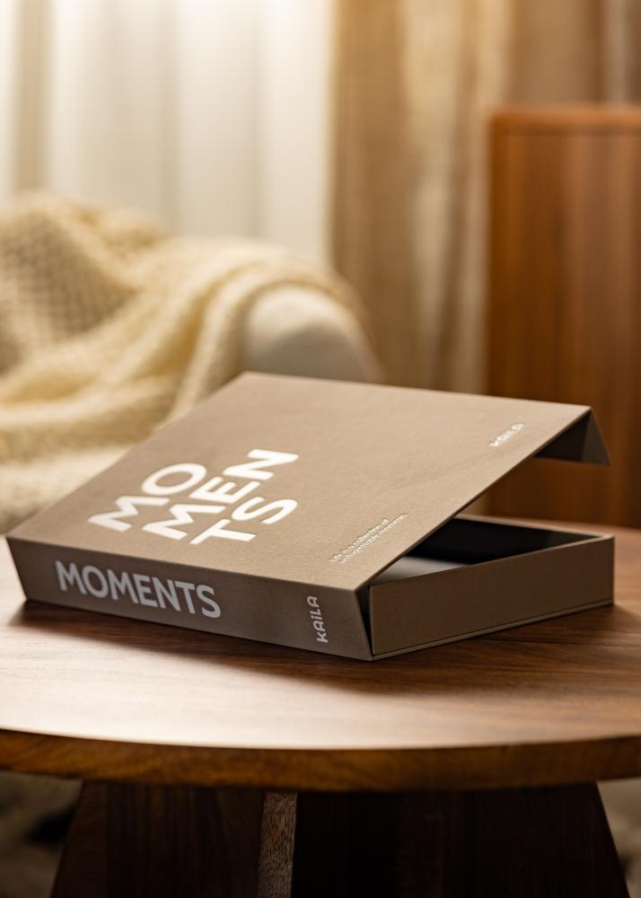 KAILA MOMENTS Grey - Coffee Table Photo Album (60 Melni Lappuses / 30 loksnes)